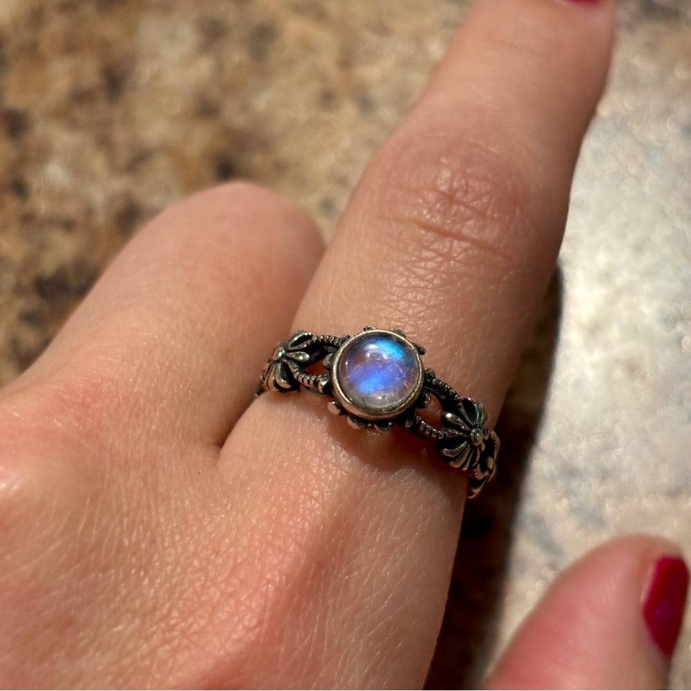 Elegant Silver Moonstone Ring